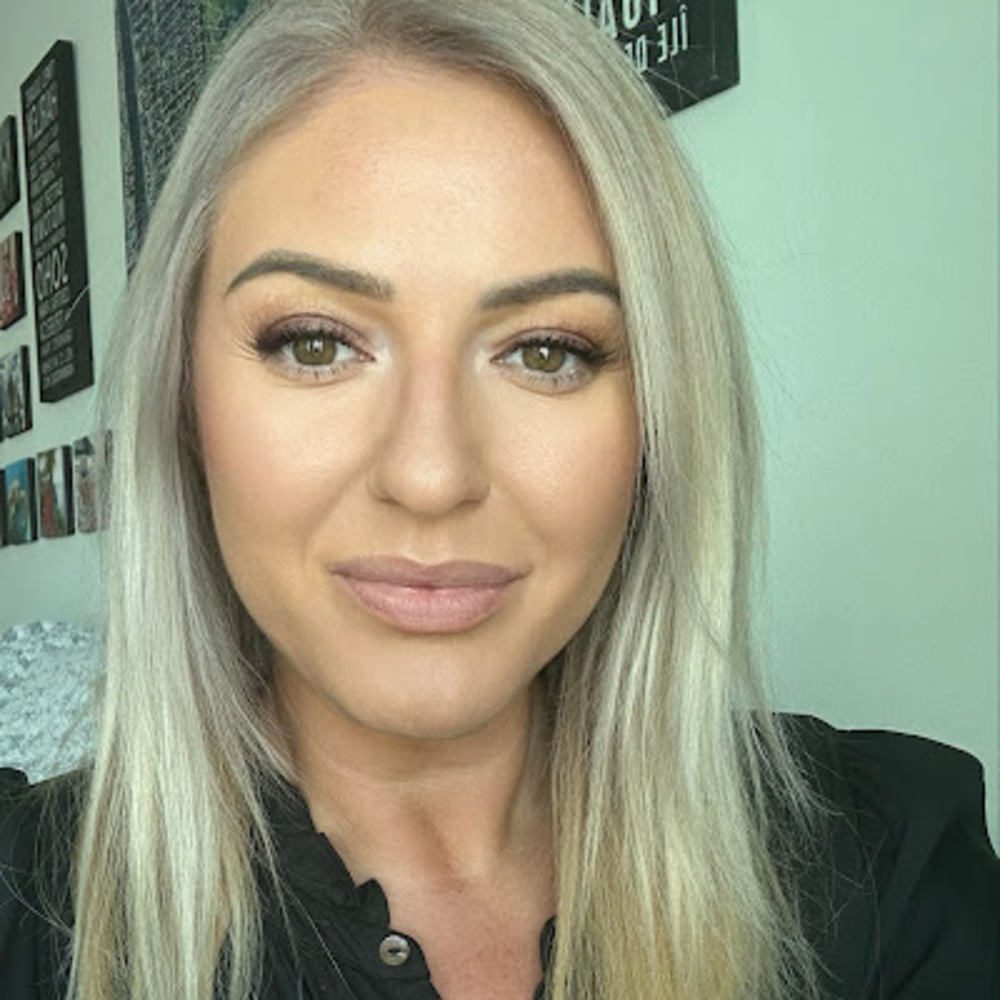 Meet your Posher, Milena